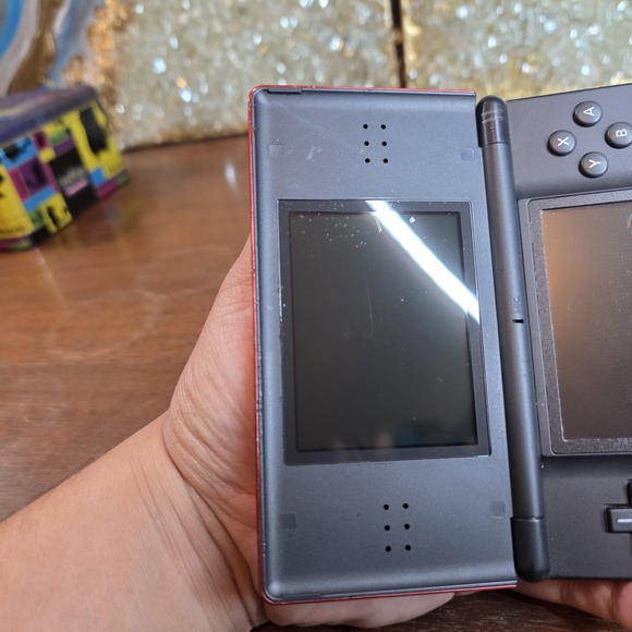 Red Nintendo DS Lite Handheld Console - Picture 3 of 5